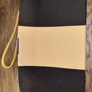 Rothy’s Essential Pouch Ink + Ivory 🧲 NWOT